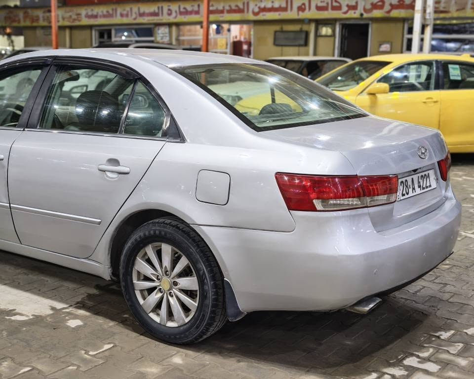 سلام عليكم 
سوناتا 2006
صبغ عام جمالية مكفولة من الضربة والعيب الشرعي 
فول مواصفات 1/1 
فتحة محرك 6 سلندر 
شاشه كامرة ويل كب 
تبريد شغال ثلج 
كير ومكينة جاهزات 
حدادية جاهزة وناعمة 
سيارة ما عايزة شي 
رقم نجف دولي مداور مضمون

السعر 88 وبيها مجال بسيط
مكاني نجف *********** النجف, العراق
