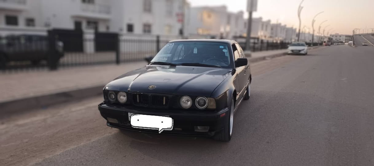 السلام عليكم بي ام اصل ٥٣٥ كير ومحرك ٥٢٥ مسكر فانوس كير اوتو ومحرك خير من الله تبريد شغال مكينه ناعمه حداديه خير من الله سنويه ل27 رقم نكليزي مداور ثاني يوم سيارة نصبه كلش حلوه تخم ويل M اصلي لايت زنون سيارة سلايت فتحه يرادلهة تبديل دواخل يرادلهة ترتيب كشنات جلد  السعر 55 وبيهة مجال للشراي مرااوس 540 فقط العنوان الديوانية غير متواجد على الفيس للاستفسار ***********
