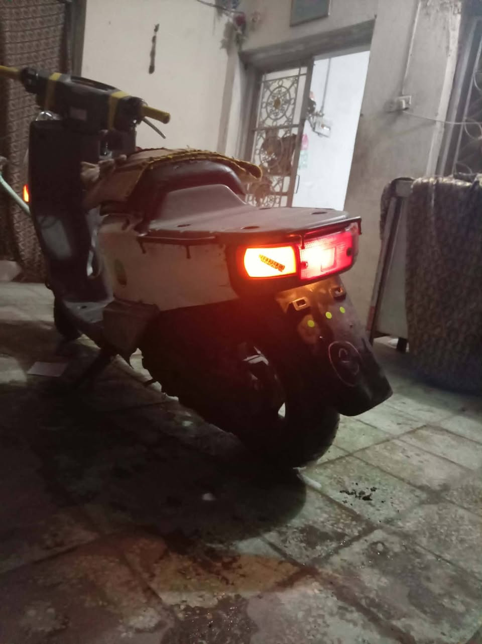 السلام عليكم دراجه بيكم 60 كلشي ما نقصة دراجه مرتبه للمراوس أو للبيع مكاني ديالى  الخالص ***********
