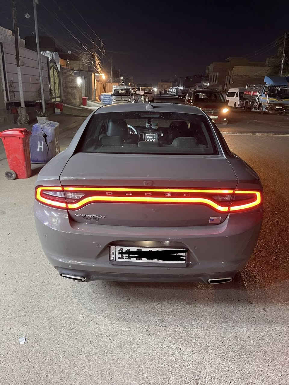 السلام عليكم ملاحضه مكلف بل نشر تشارجر Sxt لون اسمنتي 2023 السياره جديده غرفه سكات باك جديده السياره ع وضع الشركه ماشيه 10الاف رقم بغداد السياره بسمي صور الحادث موضحه كدامكم السعر 280 وبيها مجال مكان السياره بغداد رقم صاحب السياره ***********
