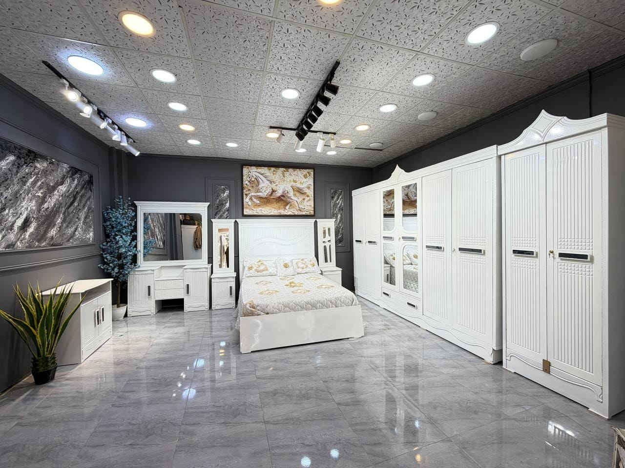 متوفر الان موديلات جديدة السعر 975. 
غرفه نوم نجارة عراقية  موجود توصيل و شد لكافة المحافظات للحجز والاستفسار مراسلتنا على الخاص او على رقم الواتساب / ***********
