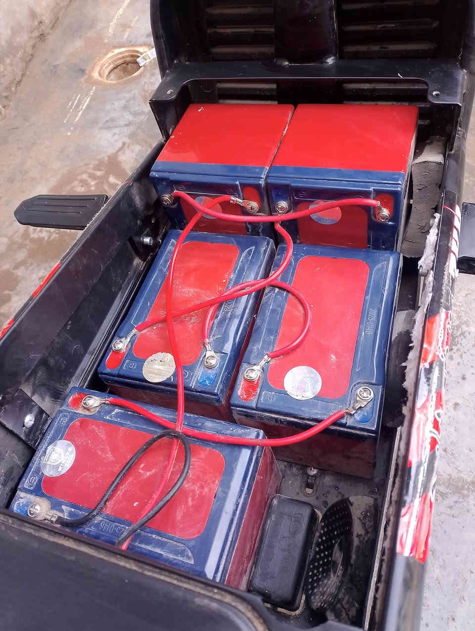 سلام عليكم دراجه موديل 2025 للبيع كلشي شغال بيها عل شرط بطاريلت 5 نضافه 90٪ العنوان حزيران او حي، العسكري  للتواصل الرقم *********** واتساب  والسعر 470 وبيه مجال
