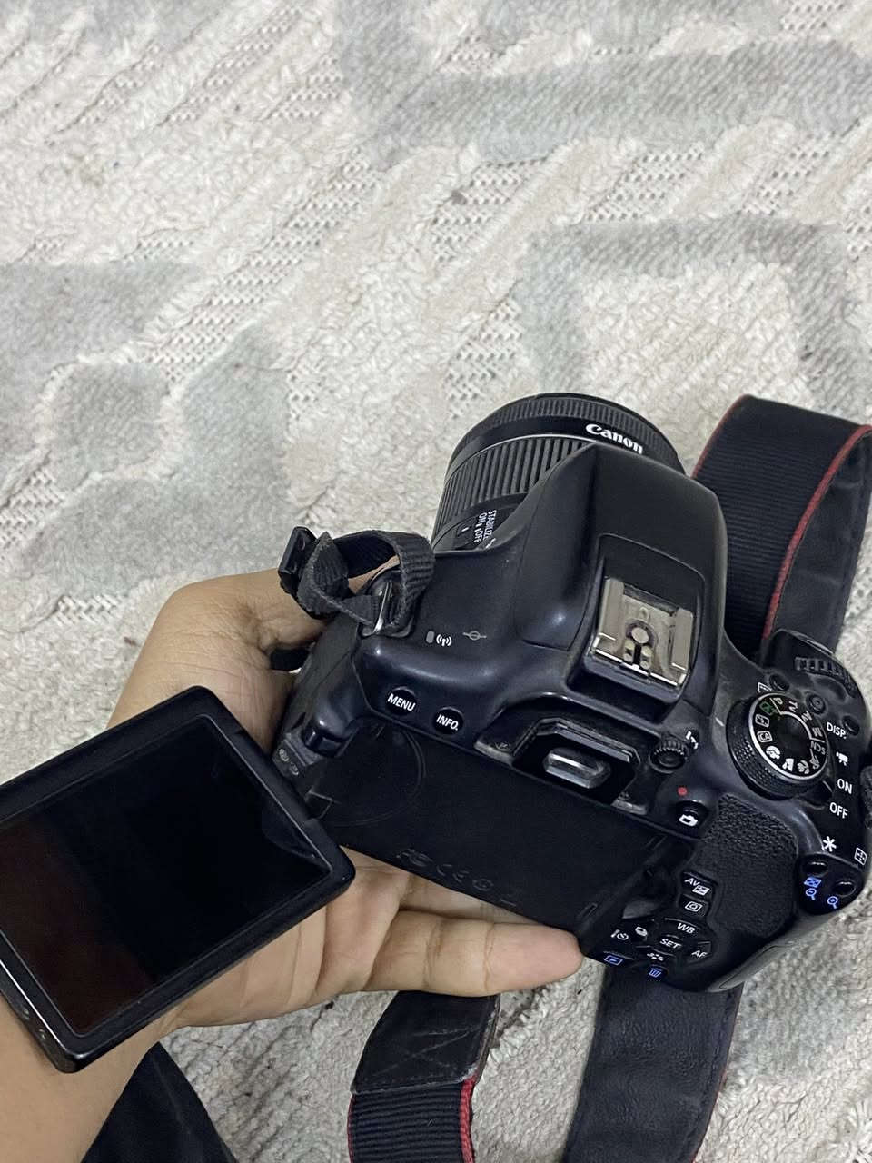 ب500 الف مستعجل علبيعة
كانون 750D للبيع كاملة و اي نقص ما بيهة
مكاني بغداد للتواصل ***********
