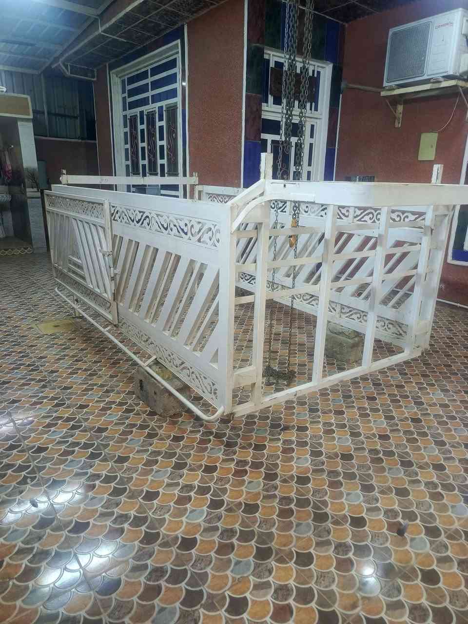 سلام عليكم محجر كيه فحل البيع بلازمه 600الف مع تانكي كاز 120التر 120.الف وبيه مجال  العنوان بغداد ***********
