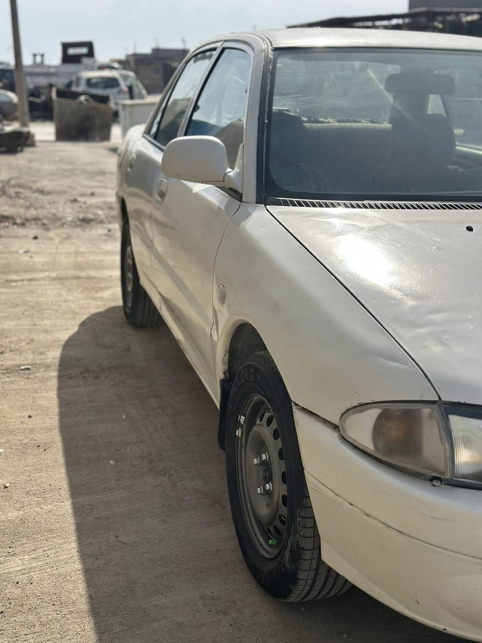 ابروتون 2004
مكفوله من الضربه السياره مصبوغه 
تخم تاير جديد مكينه كير نضيفات 
سنويتها لل٢٧ 
عنوان ناصريه الرفاعي 
سعر ٤٢ 
***********
