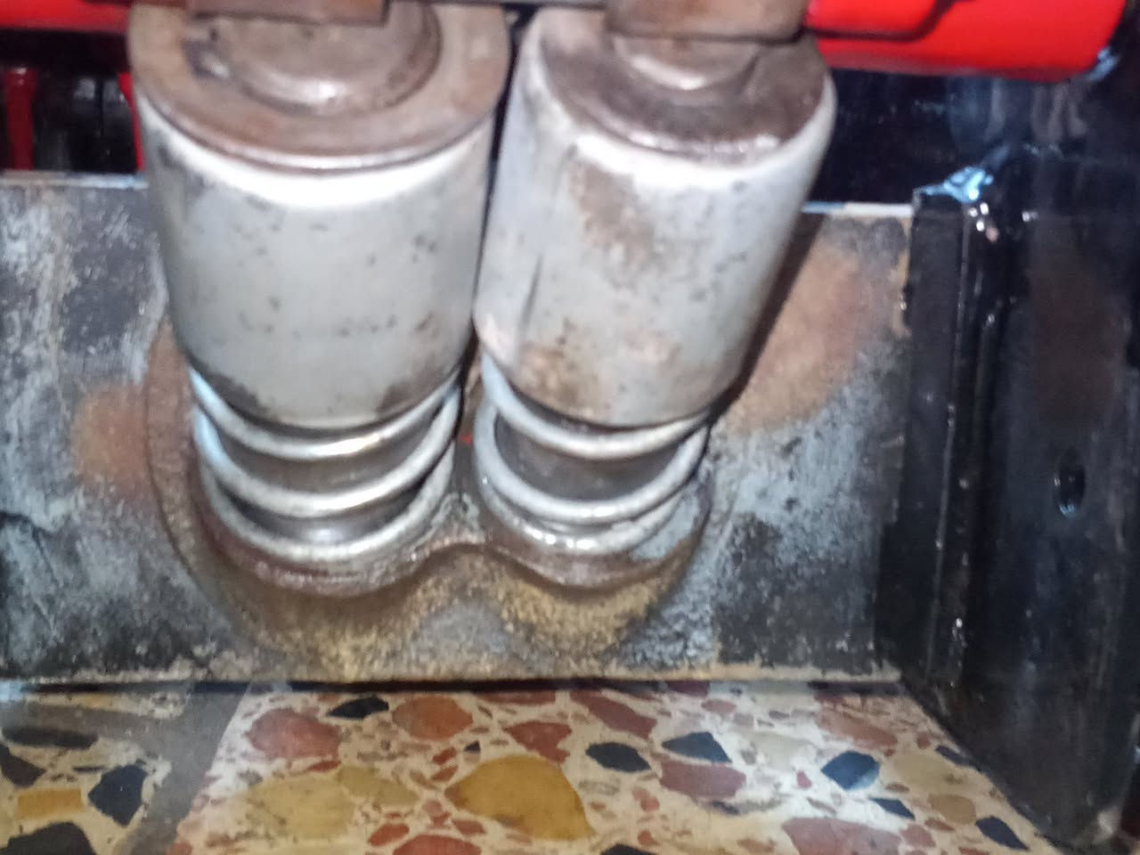 ⭕ يوجد توصيل لكافه المحافظات
جك عربانه تمساح دبل بستم 3 طن نظيف خالي من اي نظوح اخو الجديد السعر 90 الف شغال وعل الفحص شرط الشغل + فحص امام المندوب 
***********
