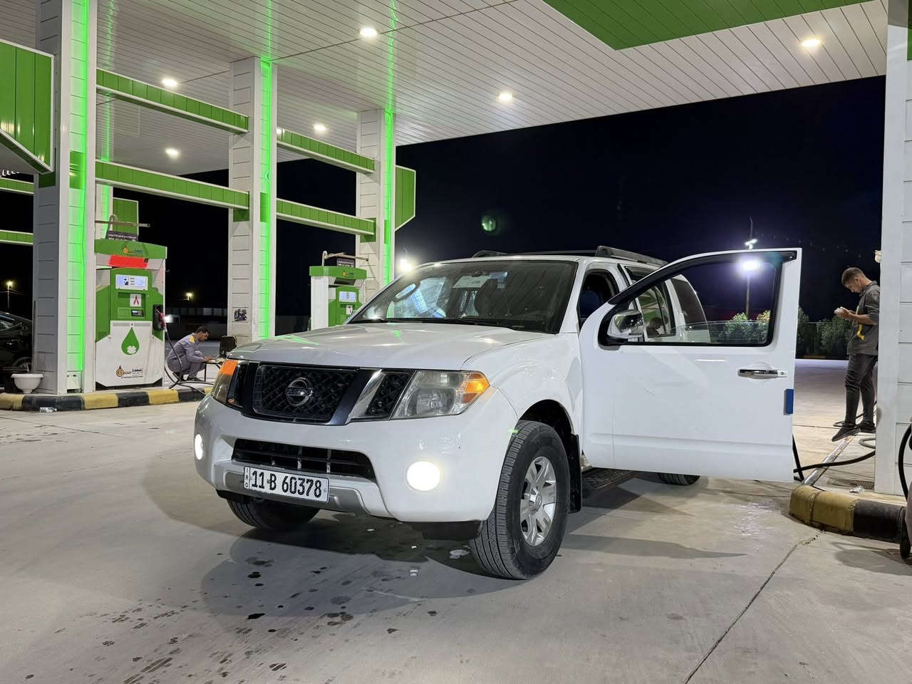 باث فايندر 2008 امريكي 
سيارة خير من الله 
بيها 3 قطع صبغ بدون معجون اثر دحجات وشخوط 
مكينه كير خير من الله 
حدادية 100‎%‎ تحويل ثاني يوم 
95 ورقة مكانها نجف 
***********
