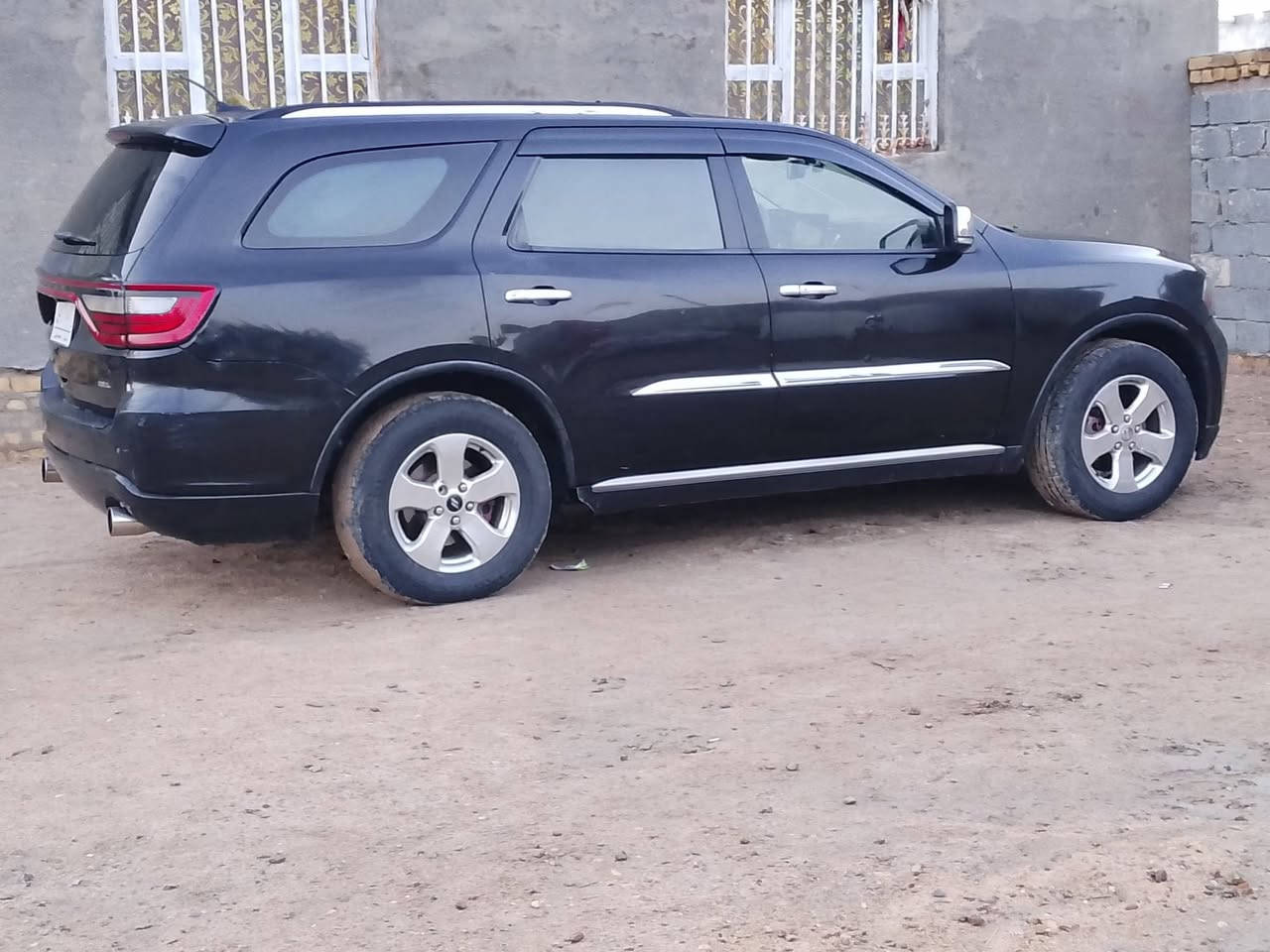 سلام عليكم جيب دورنكو 2011 تو ويل سياره جاهزه حداديه كير محرك تخم تاير تبريد ثلج  مداور ثاني يوم سياره بسمي رقم بصره انكليزي صبغ باب وجاملغ حسب فحص السونار بيع ومراوس جارجر او اوباما خصوصي حسب القناعه الشراي يتصل على رقم *********** موجود واتساب
