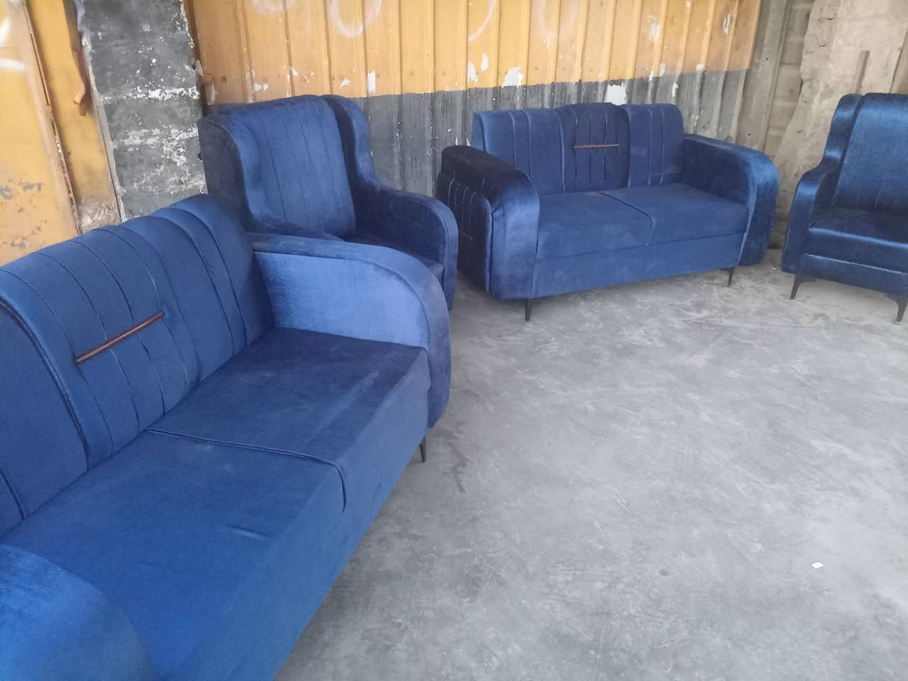 بسم الله الرحمن الرحيم

يعلن معمل نجاره المصطفى للأثاث المنزلي
استعداد لتصليح كافه موديلات التخم المنزلي والمكتبي

بأسعار تنافسيه

يتوفر

تفصال حسب الطلب بأسعار تبدأ من ٦٥ الف للمتر لغايه ١٤٠ للمتر
.
ديوان او قنفات
.
مع هديه طابوريه وسطيه و ٥ كوشات
.
مع كل تخم
.

تجديد قماش وسفنج وجعوب حسب الطلب
.

تغيير الموديلات حسب الطلب
.
يوجد كادر متخصص لنقل الاثاث من البيت للمعمل ومن المعمل للبيت باجور مناسبه
.
كادر متخصص بغسل التخم القديم  أيضا متوفر
.
العنوان بغداد بوب الشام مقابل مضيف البو عامر.
***********
.

.
