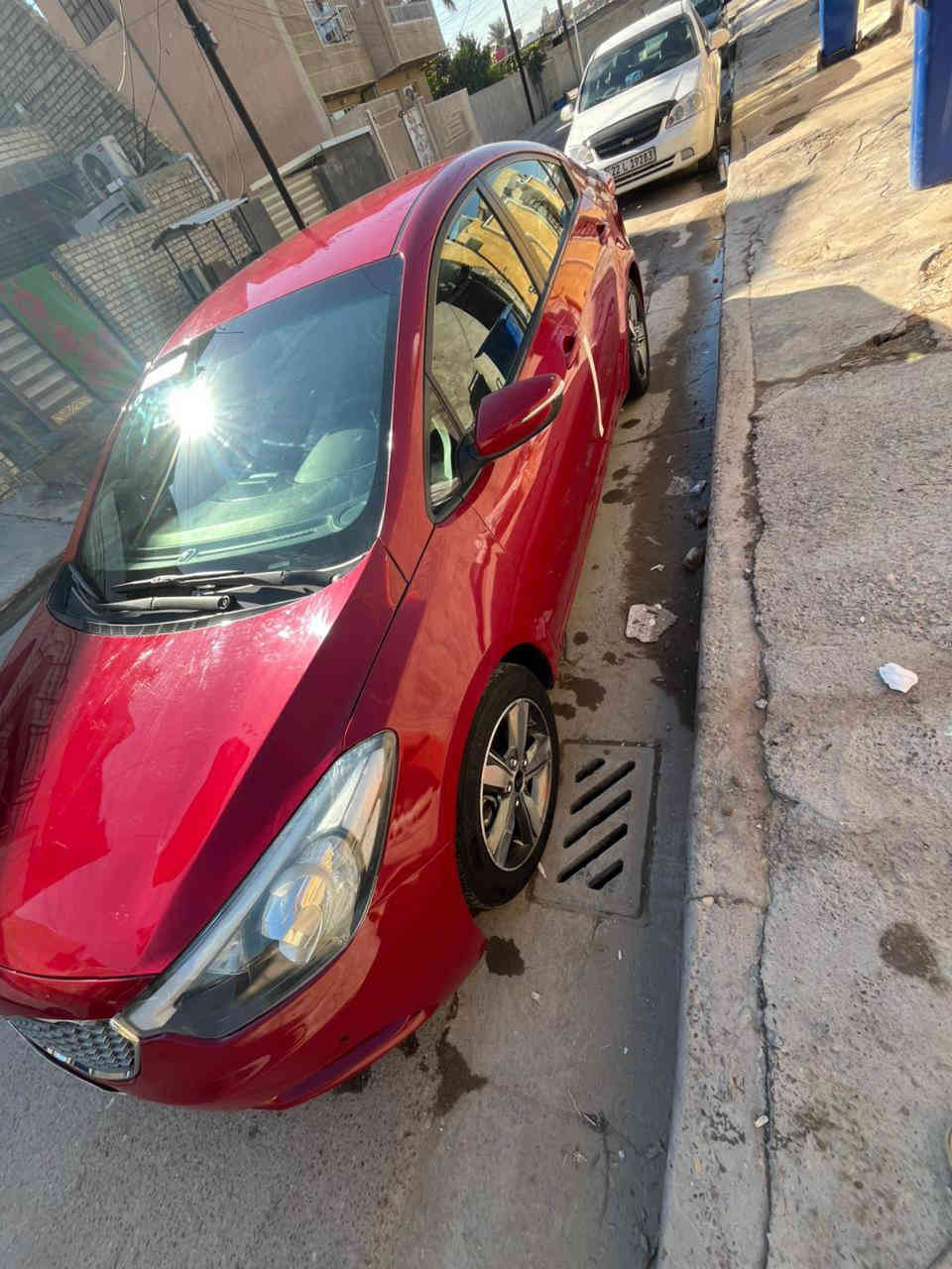 من رخصه الادمن
سياره فورتي موديل 2016
خير من الله تبريد محرك وكير 
ضربته جاملغ يمنه وشوي من البنيد
الصراحه بيه حزام كلير امانه الله ورسوله 
السعر 115 وبيه مجال بسيط 
المكان بغداد الزعفرانيه 
رقم الهاتف ***********
غير متواجد على الفيس
