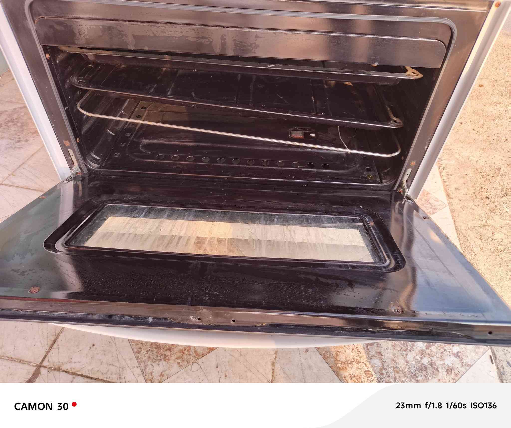 طباخ شغالة ونظیفه جدآ شرط النظافه سعر 100 الف
***********
***********
