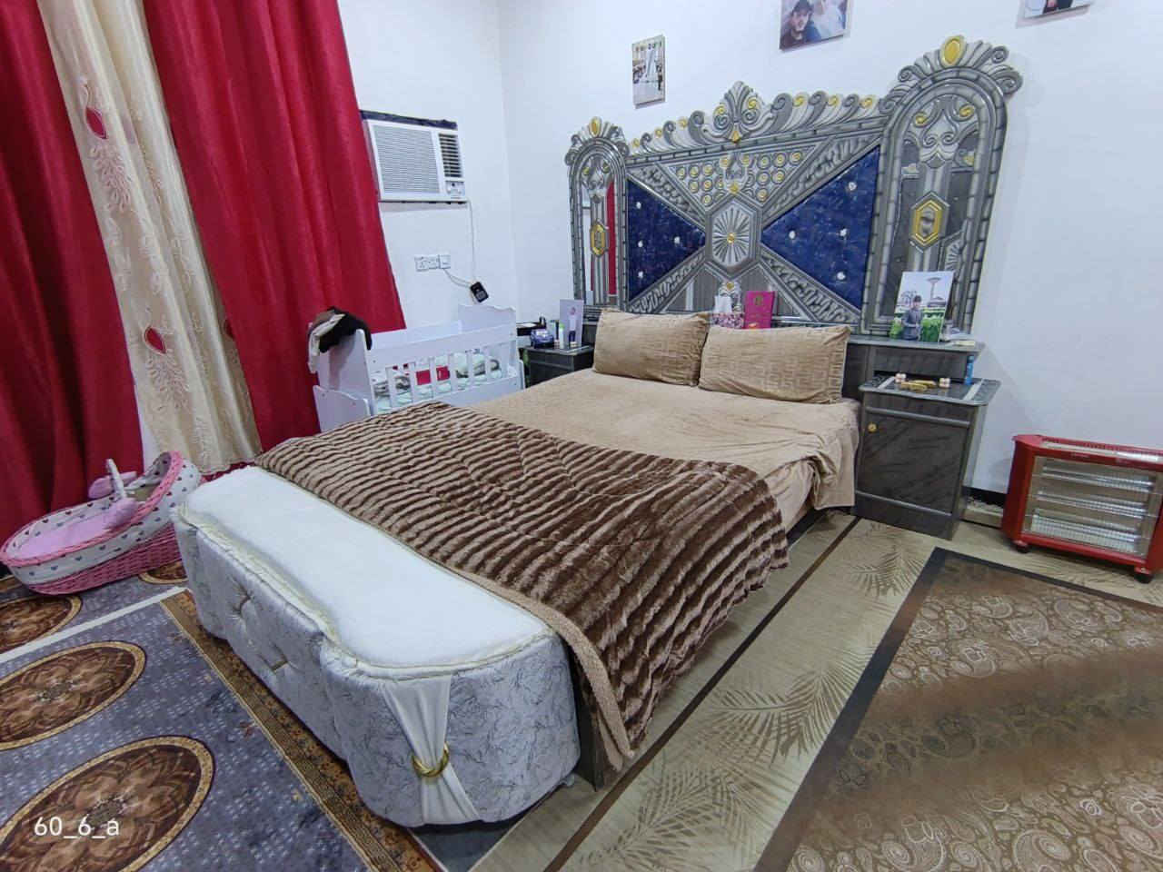 سلام عليكم
غرفت النوم للبيع 
الخشب عراقي 
صبق و تصميم تركي 
سعر 975وبيه مجال بصيط 
رقمي ***********
9 قطع
