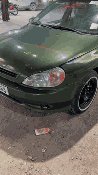 سلام عليكم شباب كيه ريو للبيع سياره ٢٠٠٢سياره جاهزه من طول الطول مكينه تخم تاير محرك و كير مكفولات كهربائيات شغاله حداديه جديده سياره ضربه ما بيهه سياره وتماتيك سنويه ال٣٠مشرو ع وطني سياره جاهزه من طول الطول  شرعيات مكفوله راعيه بل عماره محرك توه مبدله مكانه ميسان سعره ٤٠ورقه /***********
