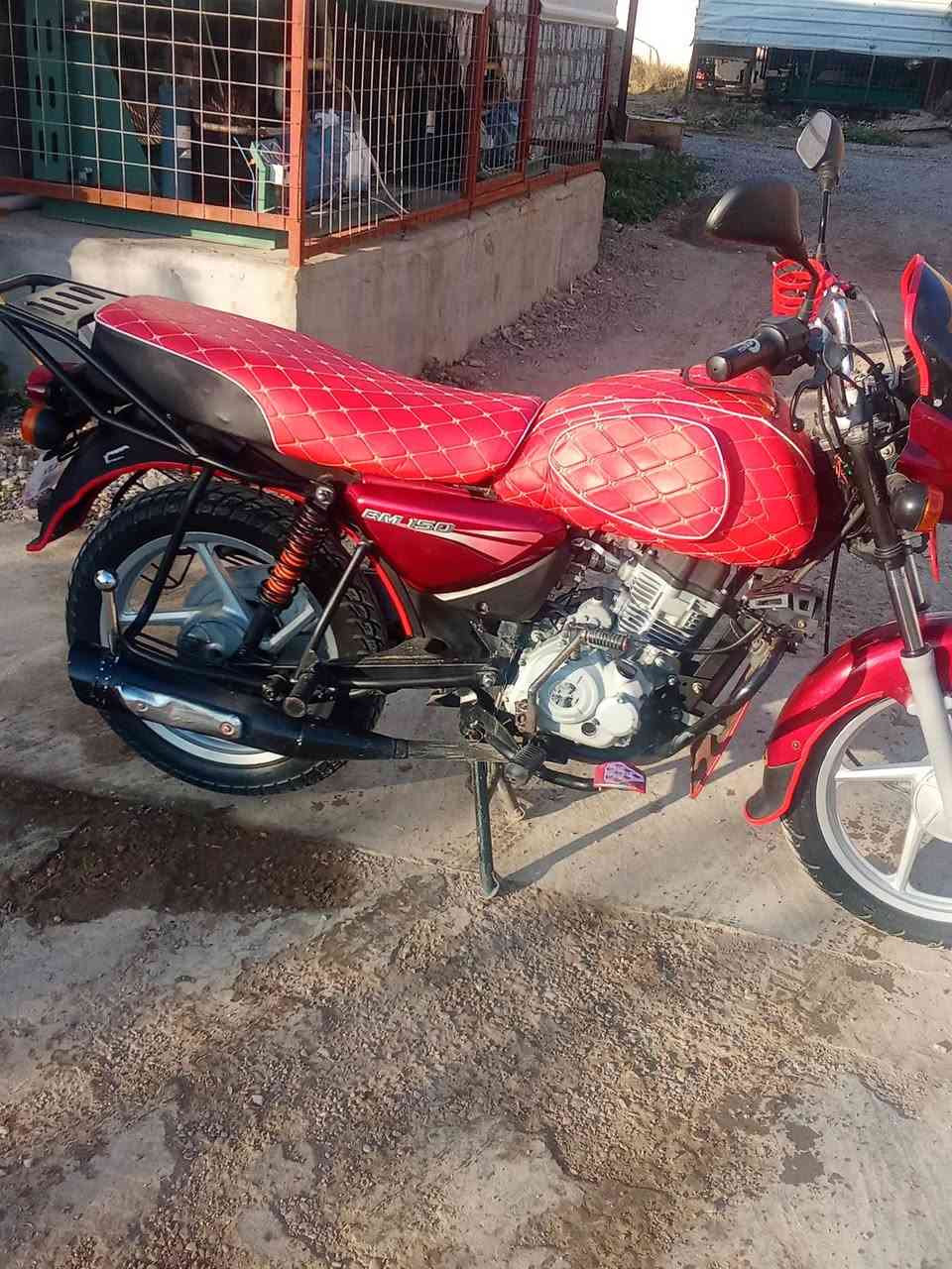 بوكسر 2018  اوراق كاملة السعر 750 وبي مجال قليل الموقع ديالئ المقدادية ناحية ابو صيدا قرب الملعب الخماسي ***********
