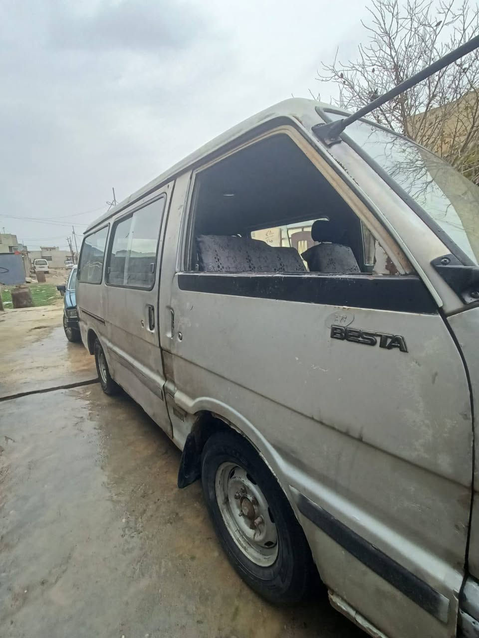 السلام عليكم كيا بسته للبيع مكانها بالموصل كير اكسن شرط والكشر كدام العين محرك بي صرف دهن سعرها 18 
***********
