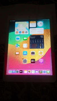 آيباد • شاشة مكسورة • نضيف