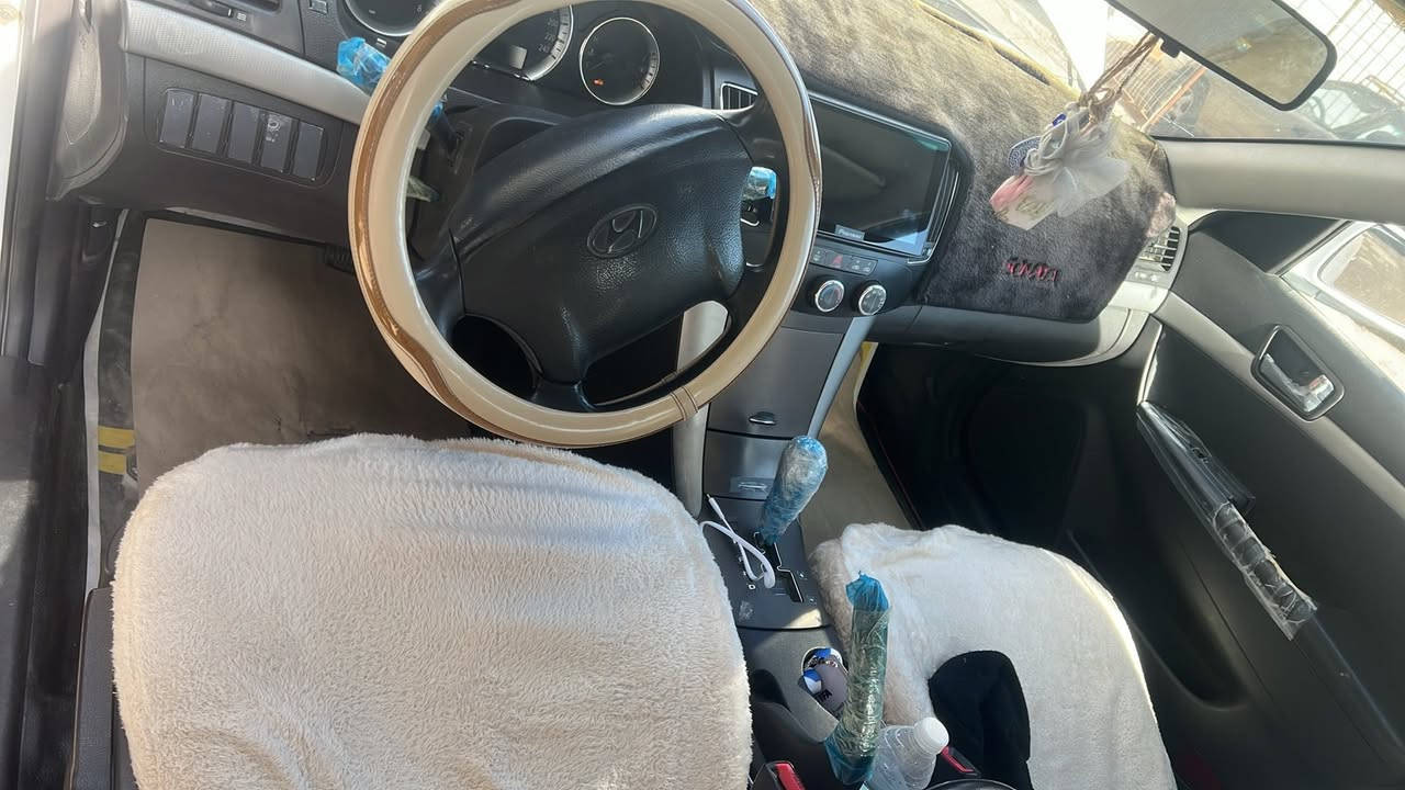 سوناتا 2011 مقدس
سيارة وارد كوري 
كير ومكينه خير من الله 
مكينه 2000
شاشه وكاميرا دواره
رقم بغداد الماني 
السياره بيها بارد بالباب الايمن الخلفي وجاملغ الايمن مبدل ومصبوغ وباقي السياره مابي قطرة صبغ مطلوب مراوس حسب القناعة وسعر البيع ٩٢ وبيها مجال بسيط للاستفسار اكثر التواصل ***********
