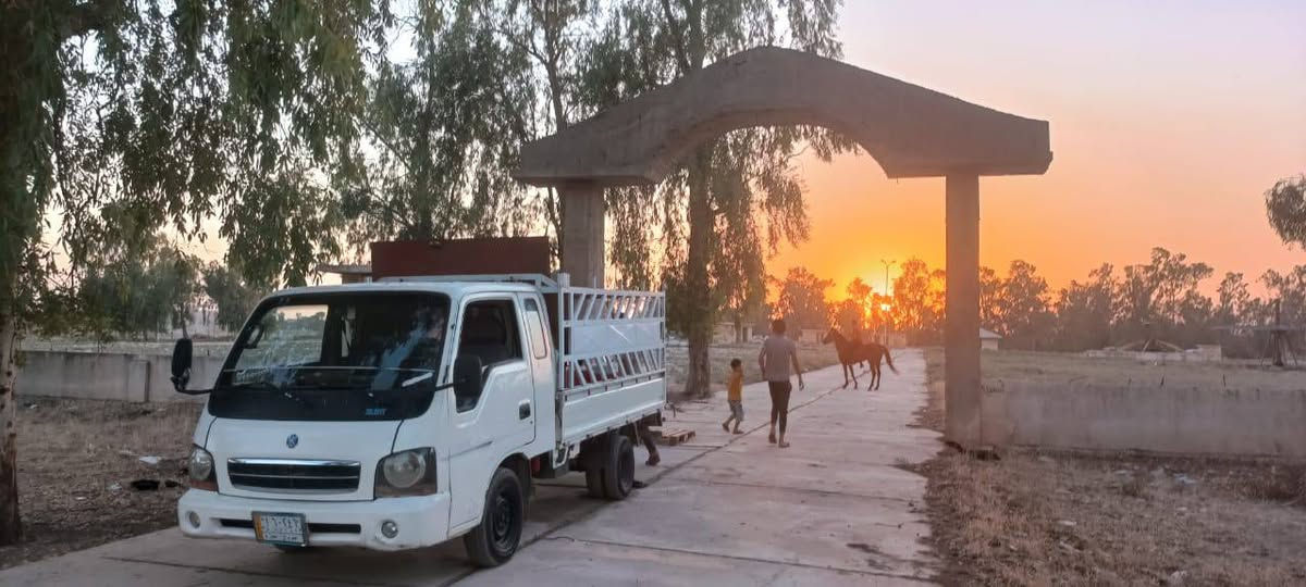 سلام عليكم كيا حمل للبيع بزونه موديل 2002 رقم نينوى تحويل مباشر مكان السياره موصل ايسر  الحصه ما كاز تحديث سعر 80 غير متواجد عل فيس رقم ***********  ***********
