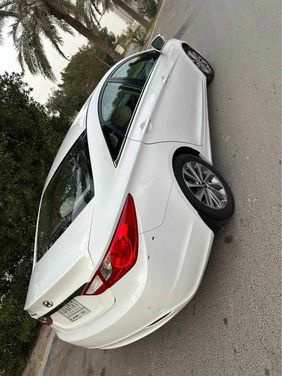 للبيع سوناتا 2013 خليجي بغداد مكينه 2400 دوش مكفوله من الصبغ بيها تبديل جنطه نفس اللون اثر طخه خفيفه والقديمه موجوده مابيها شي والصوره ناشرها وبارد بهلال الجاملغ السيارة جديدة مكينه كير تتبريد مكفولات ومابيها نواقص مواصفات مكينه 2400 دوش /اشاير مري /تبريد قطعتين /كرسي كهرباء /حساس خلفي 
سعرها 132$ ورقه 
مكاني السيدية *********** بغداد, العراق
