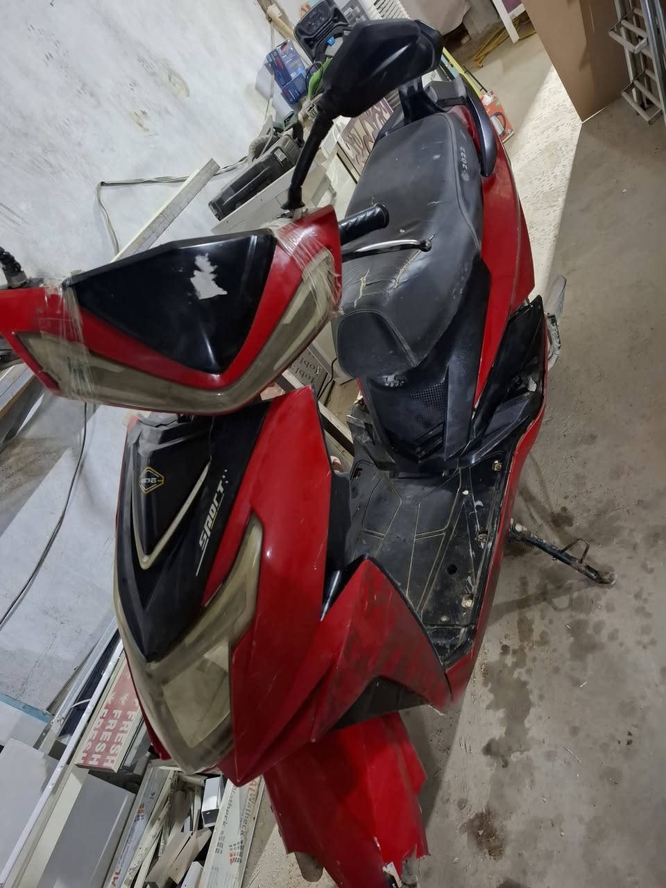 بيع مستعجل
دراجة كهربائية (سكوتر ) نوع كوبرا 🦅 
البطارية 50%
 
 
رايديها 375
( للعلم سعر الجديد مالتها ب مليون)
رقم التلفون  ***********
بي واتساب
