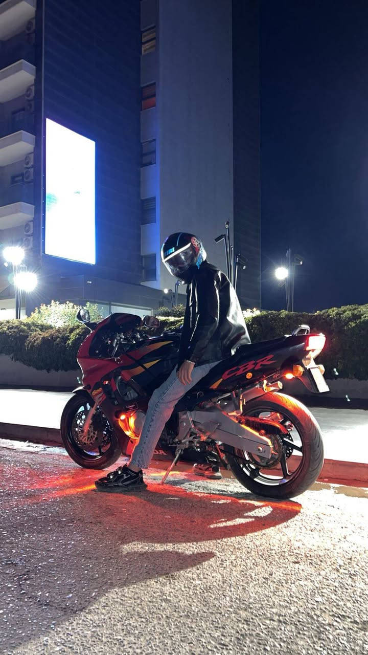 هوندا اف 3 مكينة كبس 600 موديل 2000 دراجة نقص مبيها سعر 19 وبيه مجال رقم ***********
