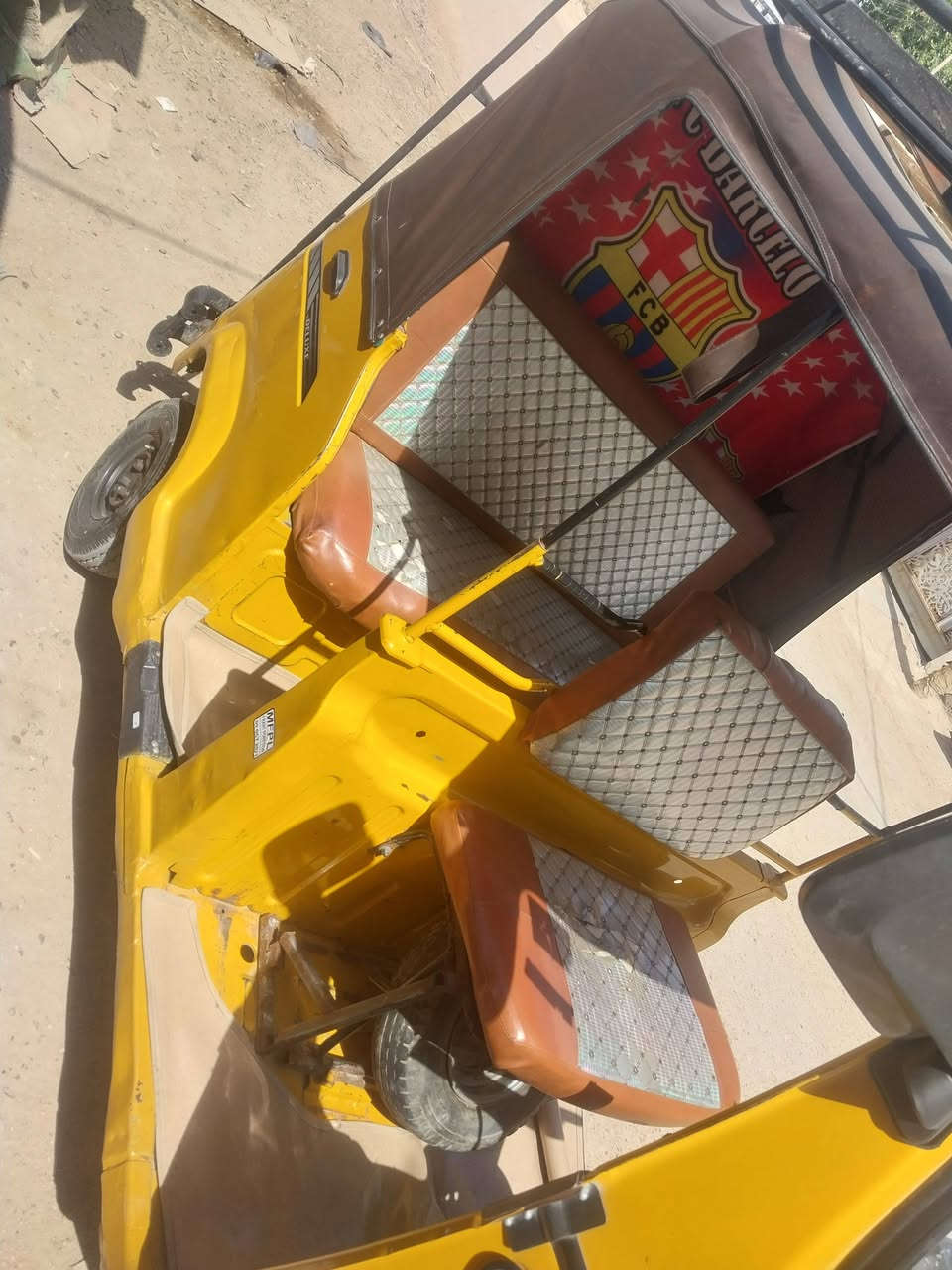 سلام عليكم تكتك للبيع ١٩كامله كبل للشارع ٧وراق اصليه مدينه الصدر مكينه ٢٥سعر ٣٥٠٠وبيه مجال ***********
