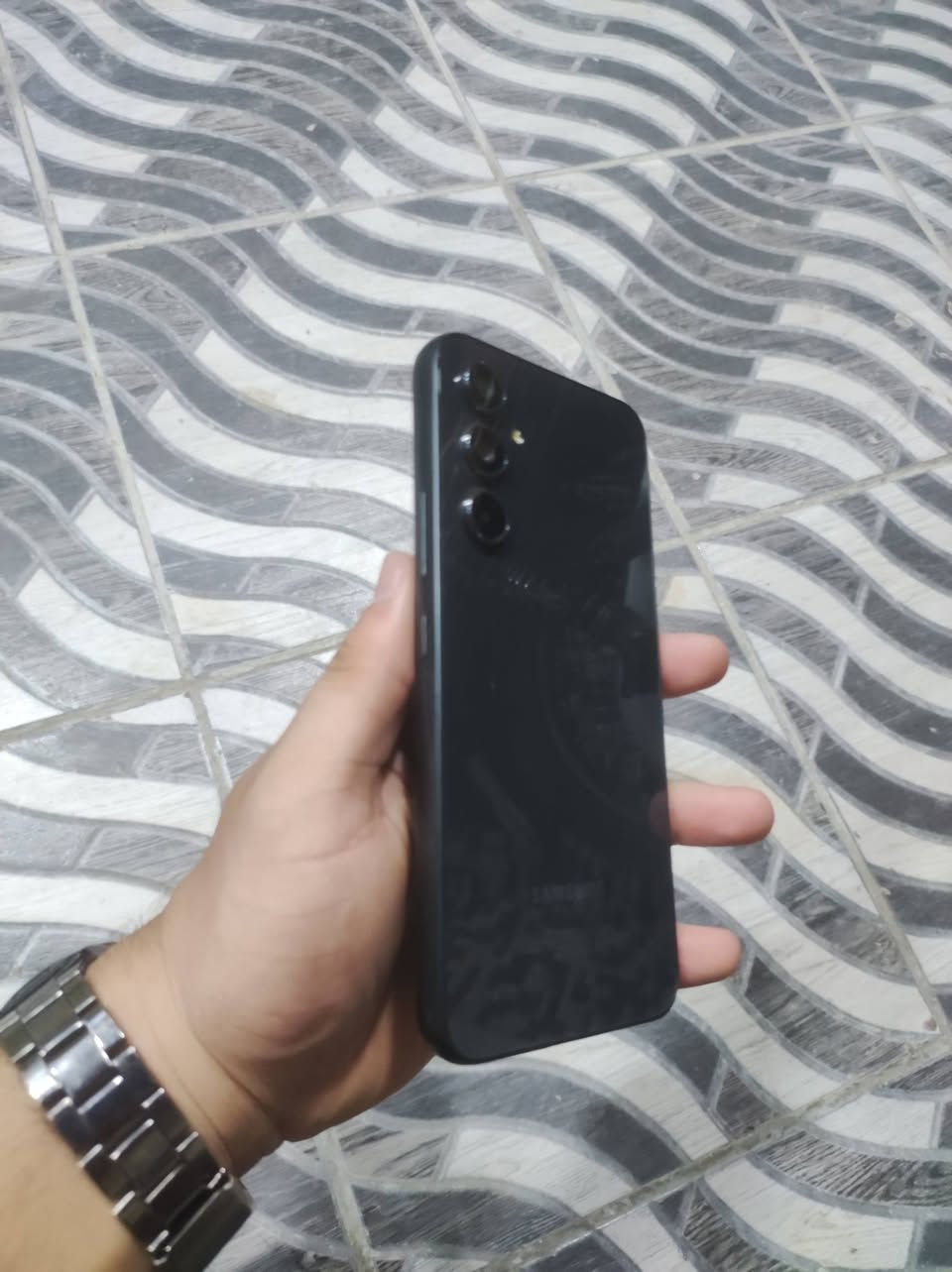 Galaxy a54 5g
ذاكره 256 
بطاريه 5000 🔋
الجهاز نضيف جداااا استعمال قليل 
مواصفاته معروفه 
سعره ( 275 ) وبي مجال 
مكاني حله 
للاستفسار ***********
