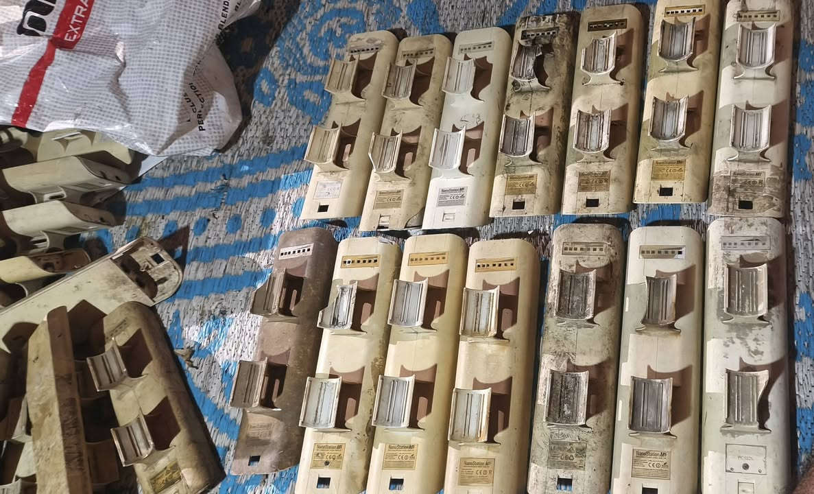 سلام عليكم متوفر نانوات 
نانو ستيشن m5 xm عدد 64
نانو ستيشن  m5 xw عدد 70
نانو ستيشن m2 xm عدد 50
توصيل موجود ***********
