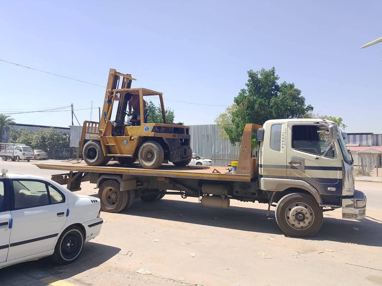 للبيع فوزه صطحه 3جكات بكره سحب 25طن تاير 22,5 مكينه سوبر مكينه كير اكسن كفاله شاصي محسن للخير المشتري يستلم سنويه ولوات انكليزي بأسمه ***********
