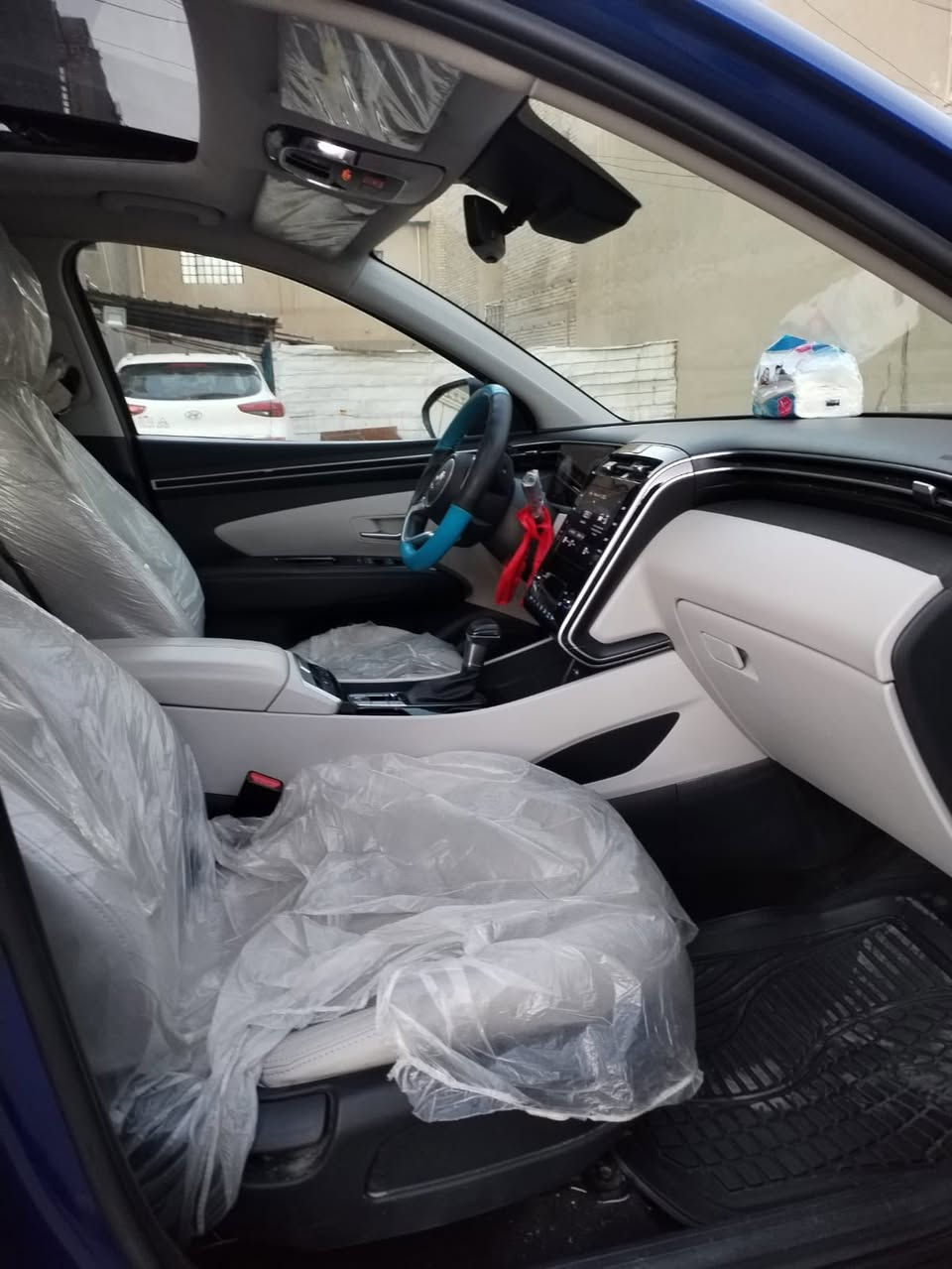 السلام عليكم هونداي توسان فول موصفات للبيع 2022بدون حادث سرقه فقط جاملخ وباب مفتوح ماشيه 47ميل السعر باقي تفاصيل الاتصال على رقم ***********
