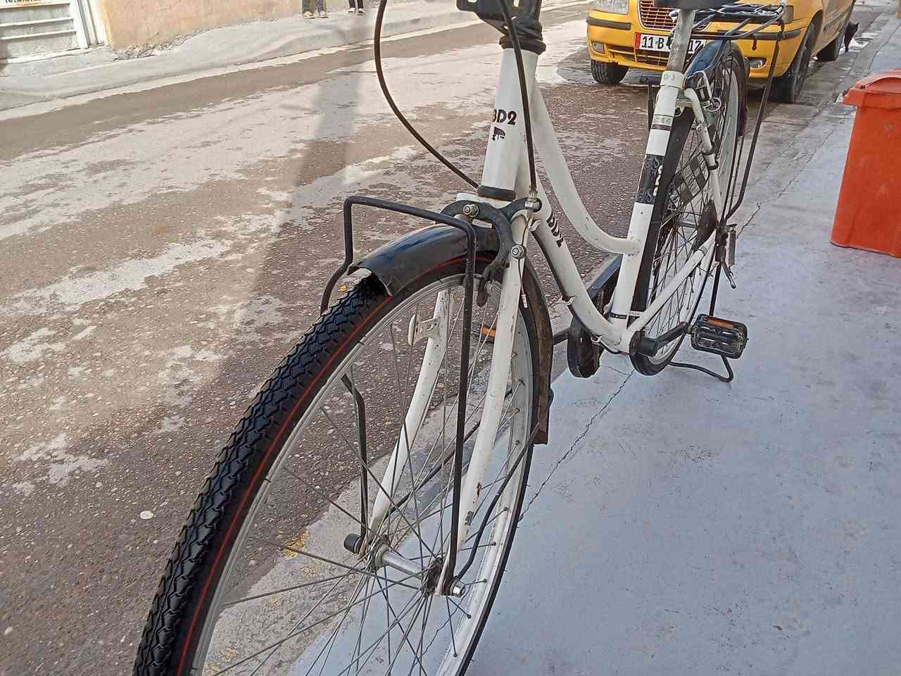 سلام عليكم بايسكل بناتي حجم27 للبيع مكاني بغداد الحبيبيه قرب مدرسة تغلب السعر 100 و بي مجال موديل 2019 نضيف الرقم الهاتف ***********
