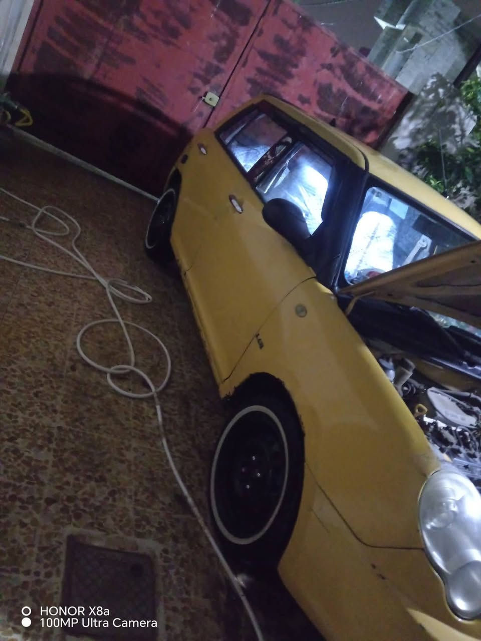 السلام عليكم
اخوان ليفان ٣٢٠
بيها بولبرين مال كير ينرادله تبديل سياره شغاله وتمشي طبيعي بس بي ونه من ادوس اكلج 
بيها خيسانات بالدوسات والهلالات  الخلفيه
تبريدها اني فتحت التفرعات يعني الراديتر والبواري موجودين بس كمبريسر ما موجود من اخذتها
دبلات خلفيه جديده البارحه شديتهن هنه  واللويات 
داخلها نضيف
شاشه دوشمتها جديده 
تايراتها الورا لوك جديد
الكدام ٧٥٪
سنويتها ٢٧
رقمها اجنبي بغداد 
عليها هيئه يمكن ١٠٠ او اقل 
شرط التحويل 
شرعي يريد  يحول وكاله ما يسوي  
 التحويل بعد البيع مباشرتا 
كابون بيها  اكتروني من تحول بسمك اطلع الها كابون

سعرها ٢٨
***********
