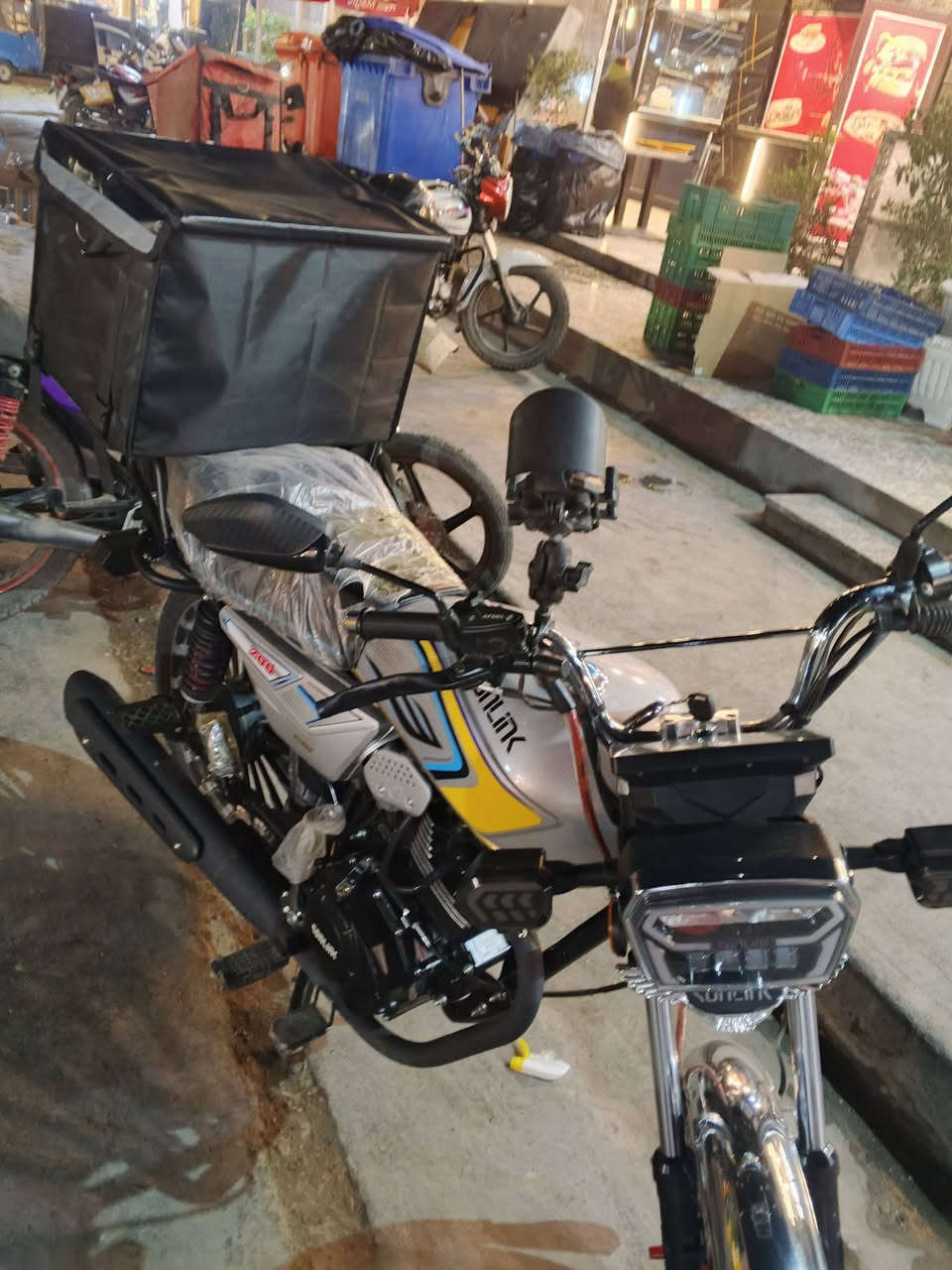 دراجة زيرو ماشية الف للبيع العنوان دورة الدورة ابو دشير السعر 900وبيهة مجال قليل اتصال ***********
