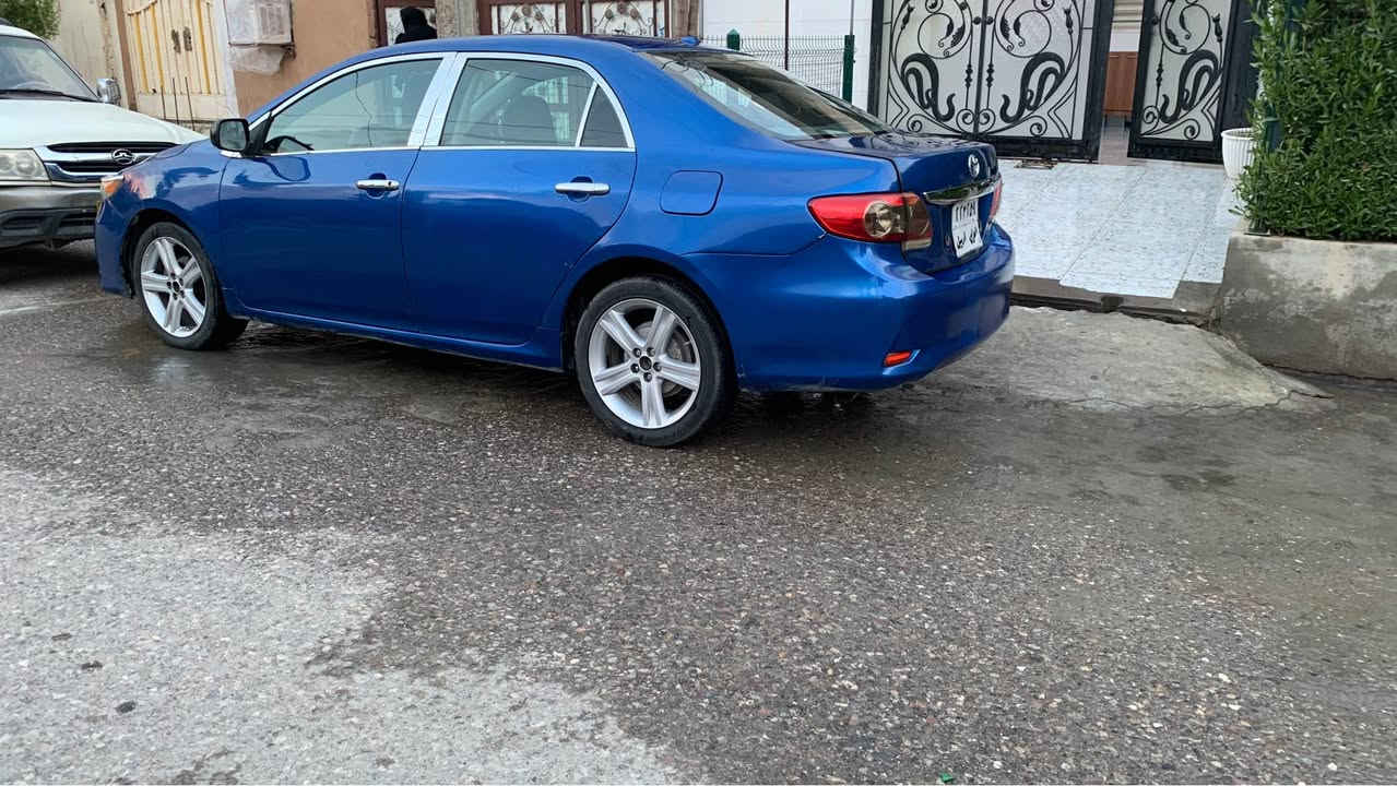 بیکاشۆ ٢٠٠٩
ئەمەریکی  مەکینە گەورە
سەیارەکە سبوخ عامە 
گیرومەکینە تبرید بەشەرت 
بەناوکردنو بڕاوەی مروری  بەشەرت  
غرامە بەشەرت
سەنەوی ٢١ بەسەر جوە
تەقەورەقەش بەشەرت 
پئشو پشتی جەمپئکی بجوکی هەیە
وەرگەراوە سەیارەکە بەس زۆر جوانە ماشااللەی دەوئ
*********** سحریشی 
٧٨وەرەقەو کەمک مجال دوووەرەقەش غرامەی لەسەرە 
ویل کەنەدی تاییە نوئی  لەسەرە أربيل, العراق
