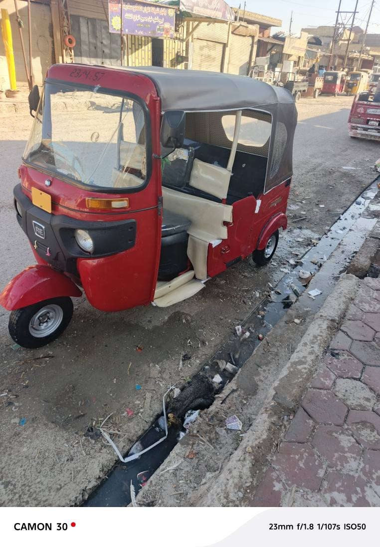 سلام عليكم تكتك للبيع رقم وسنويه موديل 2022 تكتك نضيفه خير من الله ***********
