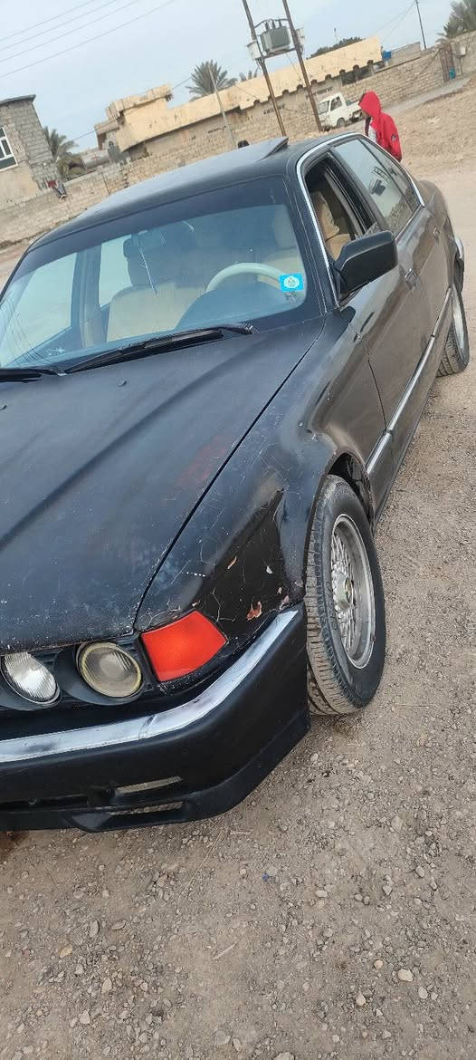 بي ام 735 اوتو تبريد ثلج
سنتر لك 
ويل خليه اصلي 
كهربائيات كلها شغاله
بدون اخياس بدون كص 
رقم صلاح الدين انكليزي ب اسمي هزه قبل سبوعين سنويه لل2031 تحويل بنفس اليوم كير مكينه شرط اكسل كاردن شرط جاهزه من كلشي 
السعر 42$
مكاني صلاح الدين مكيشيفه
بيع فقط بدون مراوس
***********
