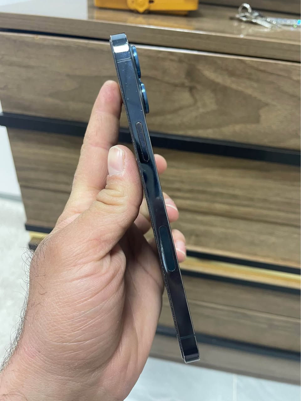 İphone 12 pro max
Zakire 128gb
1sim esim 
Battry 79 bilad 
Nakrawa bashart hawaw comptr 
Xaweni %90 
Hawler 5 hasarok geandn niya أربيل, العراق


**إذا كنت صاحب هذا الإعلان وتريد حذفه لأي سبب، رجاءا أرسل رسالة إلى الدعم الفني**