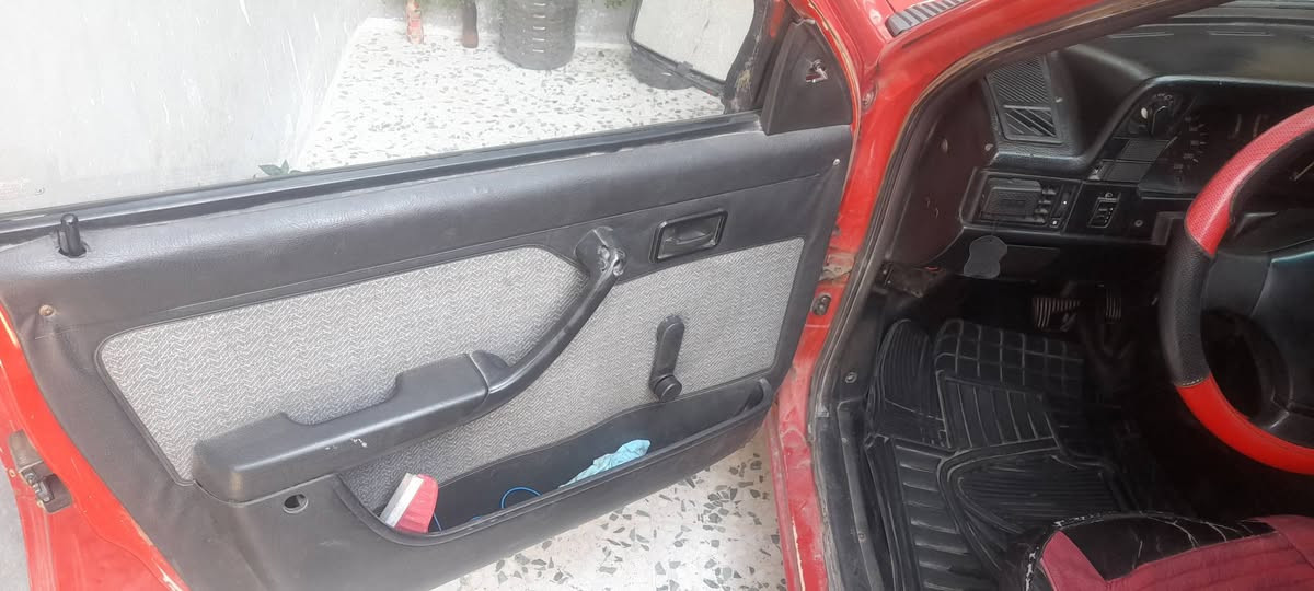 السلام عليكم اوبل كاديت جنطة حجم ١٦ موديل ٩٠
كير اوتو محرك وكير شرط انا الشرعي سنوية عظم رقم انكليزي 
مشروع وطني 
تايرات نظاف سيارة نظافتها ٦٠ %
بالنسبة لموديلها دواير ودوسات مامصلحات والباقي كدام العين 
موصل أيسر 
*********** 
السعر ٣٠ وبيها مجال بسيط للشراي حك الجية مالك
