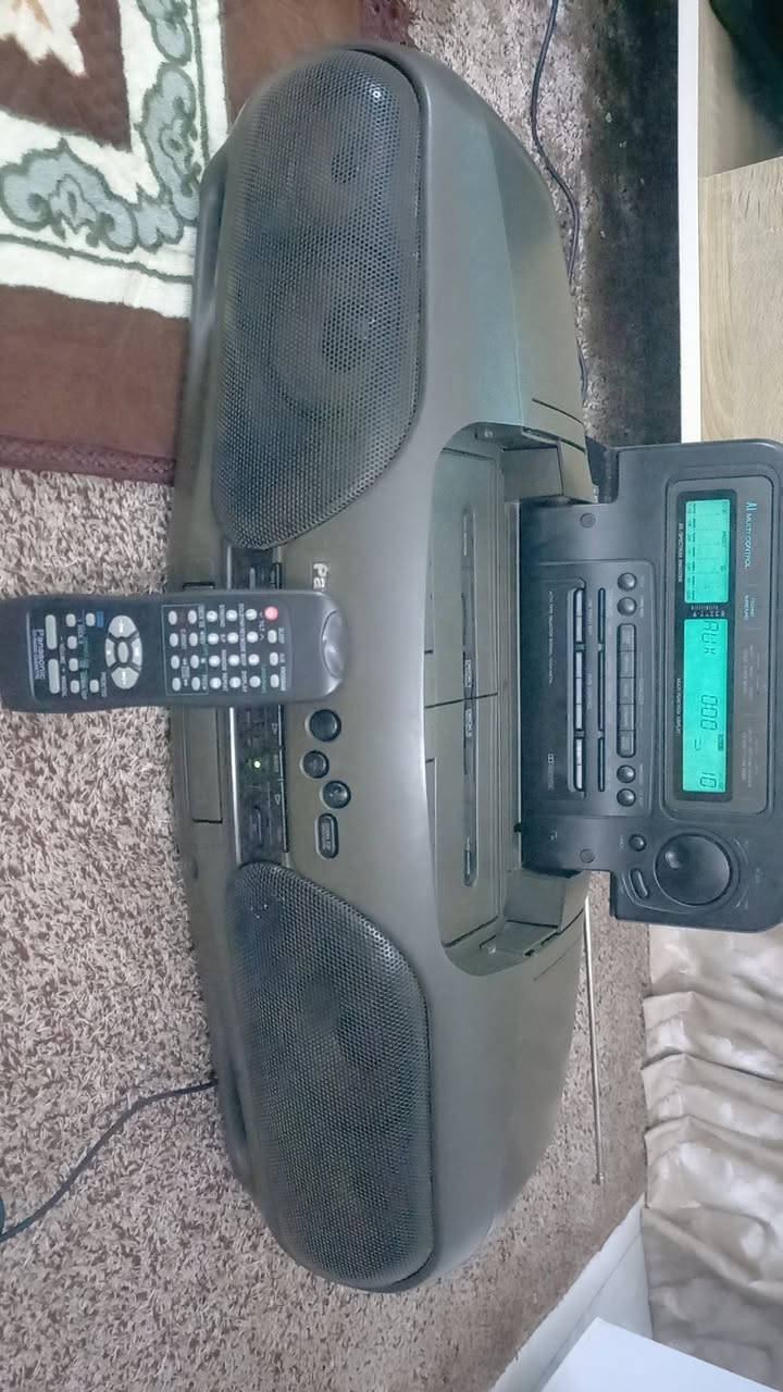 بانسونك جديد جديد ريمونت  اواكس مسجل كاسيت راديوو شغال بس السيدي مفاحصه معندي قرص ٧٠  الف مكاني شهداء بياع *********** واتساب
