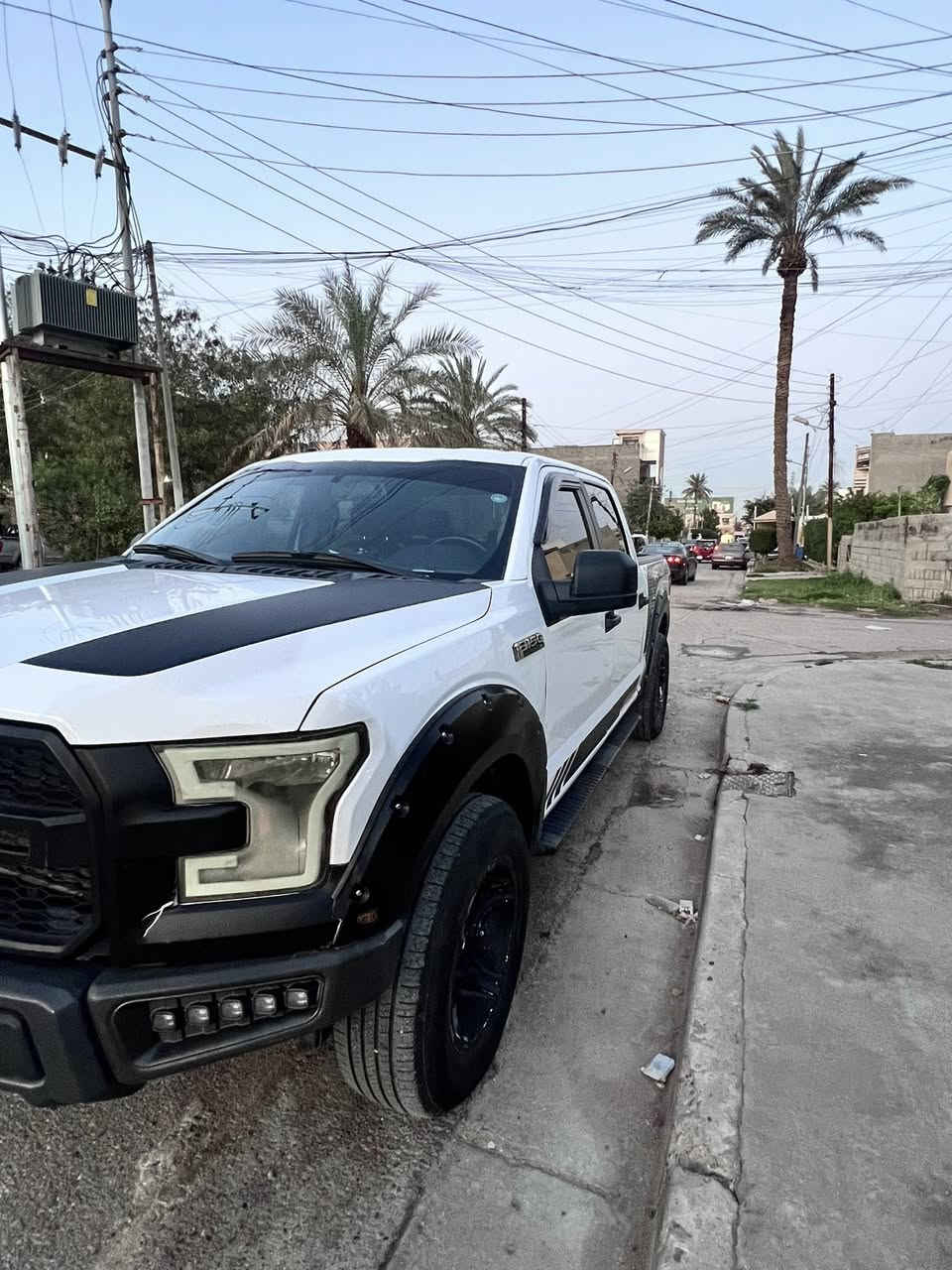 السلام عليكم
فورد f150 

موديل 2017 

ماشيه 150 

بيهه كتاب تظليل 80‎%‎ 

كلشي موضح بالسونار  السياره بدون اريباك كلهه سليمه 
مكبنه 3500 تنفس طبيعي 6v
 مكانهه بغداد المنصور 

سنويه باسمي 

منظومه غاز 60 لتر 

تريد تحويل تريد وكاله 

السعر 200 وبي مجال بسيط

ممتواجد ع النت ***********
