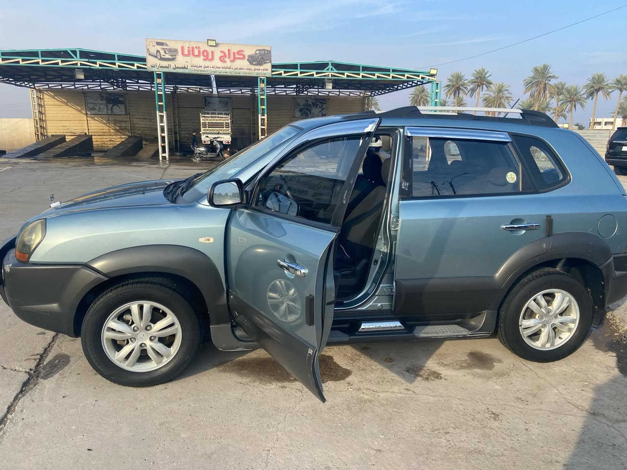 توسان 2009 رقم إنبار  كامله من كلشي مابيه نقص بيه صبغ باب خلفي اثر حادث بسيط السعر 110 
***********
