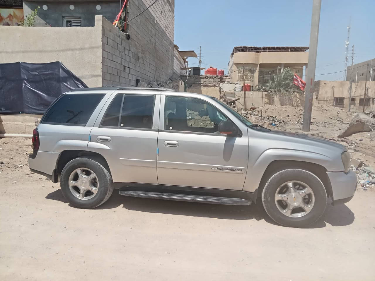 بليز وارد ياباني خليجي ٢٠٠٤ مكفوله من جميع النواحي مكينه كير تبريد بحاله جيد جدا حداديه طخم تاير جديد كهربائيات كلهه شغاله العنوان بصره سعر 90 ورقة رقم ***********
