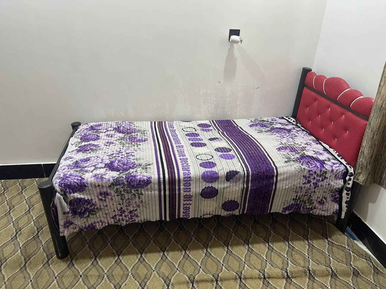 السلام عليكم جرابي اثنين هنه والدواشك الوحده ب 40 
***********
