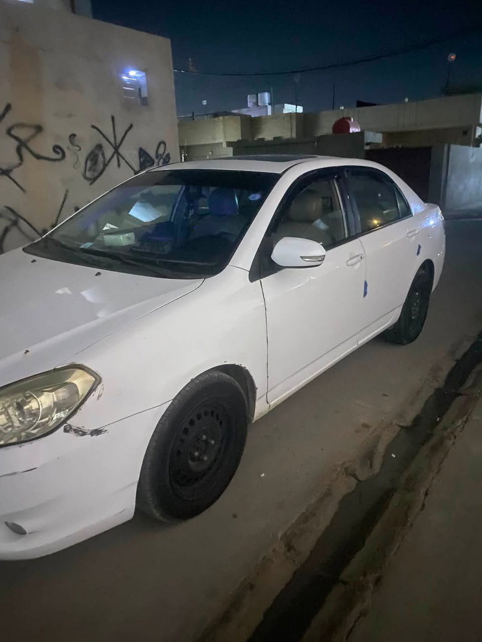 سلام عليكم BYD G3 موديل 2014 كير توماتيك ومحرك شرط بلادي ممحور  تبريد شغال رقم اربيل مسطره هزه جديده سنويه ساقطه تحويل مباشر مكان السياره موصل  الرقم ***********

