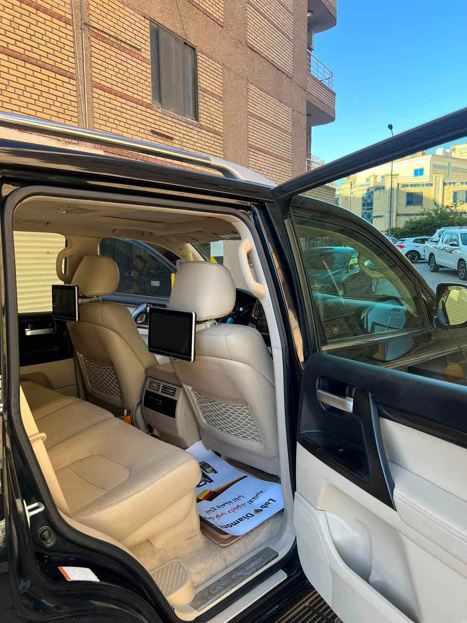 Toyota Land Cruiser 2021
V6 4.0
المواصفات 1/1 شركة SAS الي معروفه مواصفاتها

السيارة مابيها اي قطعة صبغ او تبديل فقط PDR بالصندوك

وعليها دوشمة مقاعد امامية وحمام داخلي وبولش كله يم المندلاوي

يجي لونها اسود مميز شذرتين بلادي
وكذلك التكمة الداخلية تجي فابرك نفس ال VXR 

السعر:54000$ وقابلة للتفاوض
ماشية 125000 كيلو 
العنوان:بغداد مجمع الايادي
***********
