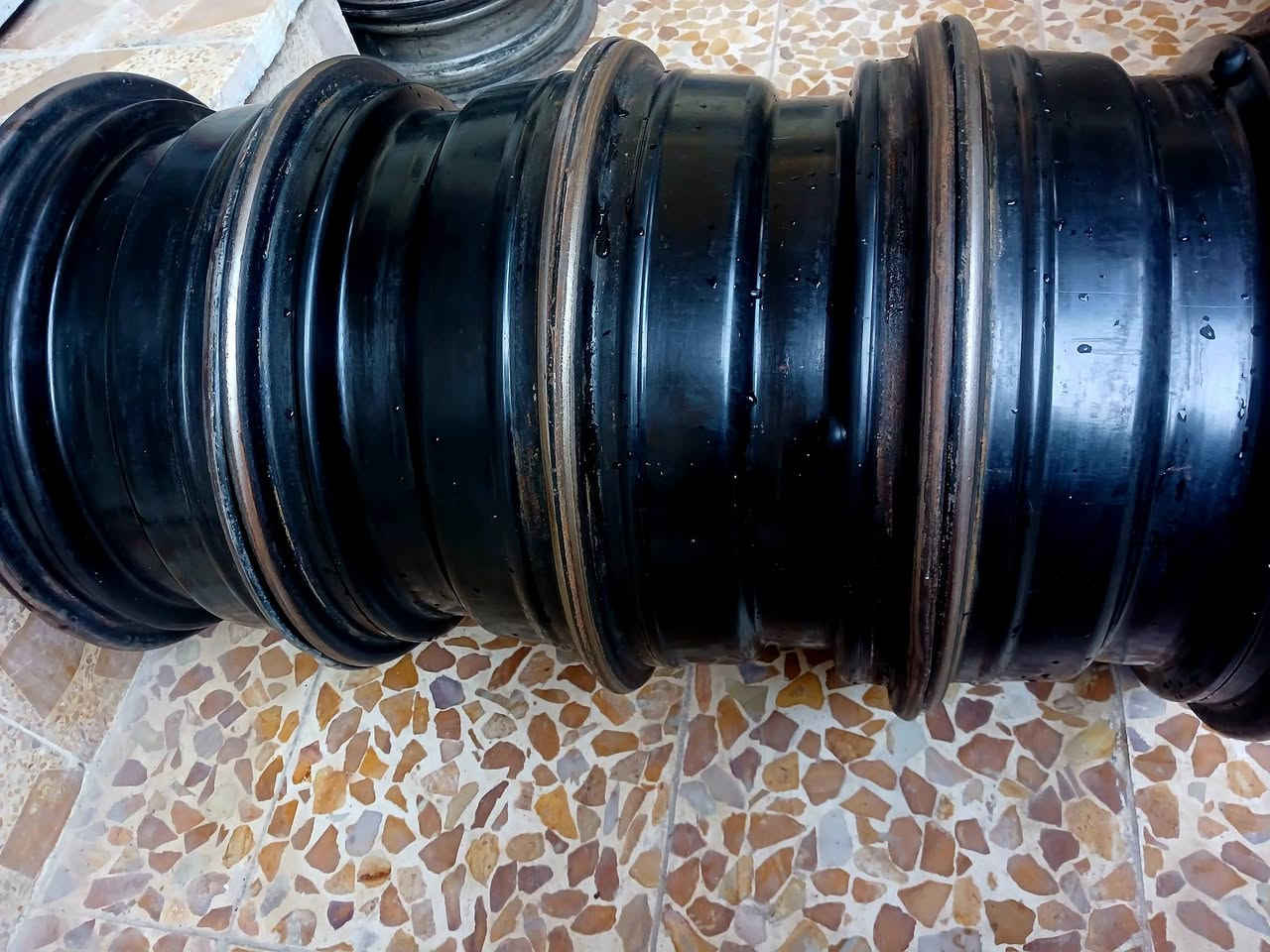 السلام عليكم ...
اخوان ويل ١٥ بلادي مال تفليش بحالة جيده اخو الجديد
بيع فقط ١٠٠ الف .. 
***********
