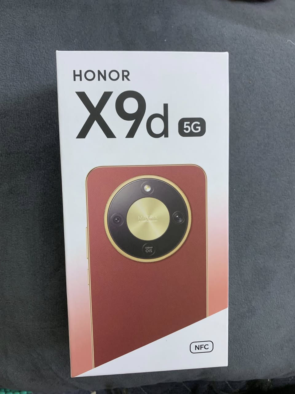 هونر 9xd الشاشة : 6.79 بوصة - 120 هرتز - AMOLED
ذاكرة : 256  جيجا 

الرام : 12 جيجابايت 

الكاميرا : 108 + 5 ميجابكسل

المعالج : Snapdragon 6 Gen 4

البطارية والشحن السريع : 8300 مللي أمبير - 66W

عنواني بغداد الحريه  :***********
سعره 350 الف وبيه مجال
