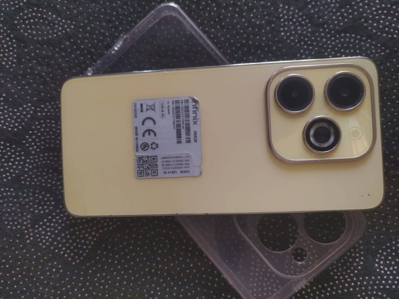 السلام عليكم جهاز انفينكس هوت 40 للبيع ذاكره 128 رام 8 بطاريه 5000 الجهاز ما بي اي عيب بالشرط سعر 95 وبي مجال
***********
