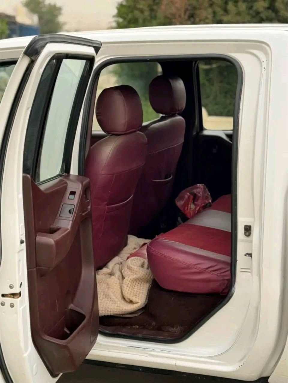 Nissan navara
نیسان نەڤارا 
مۆدیل 2008
ڕەقەم و سەنەوی هەولێر 
ڕەقەم سەنەوی تازەیە تا 2028
مواسەفات SE
گێڕ عادی 
گێڕ و مەکینە و ئەکسلی بەشەرت
کارەبای و شتی هەمووی مەزبوتە و
 تەنها دەرگای دوای سەکن بۆیاخە لەگەڵ کەمێک سارد 
سەیارەکە تابڵێی پاک و جوانە و بێکێشەیە 

***********

‏‪0750 873 7478‬‏
