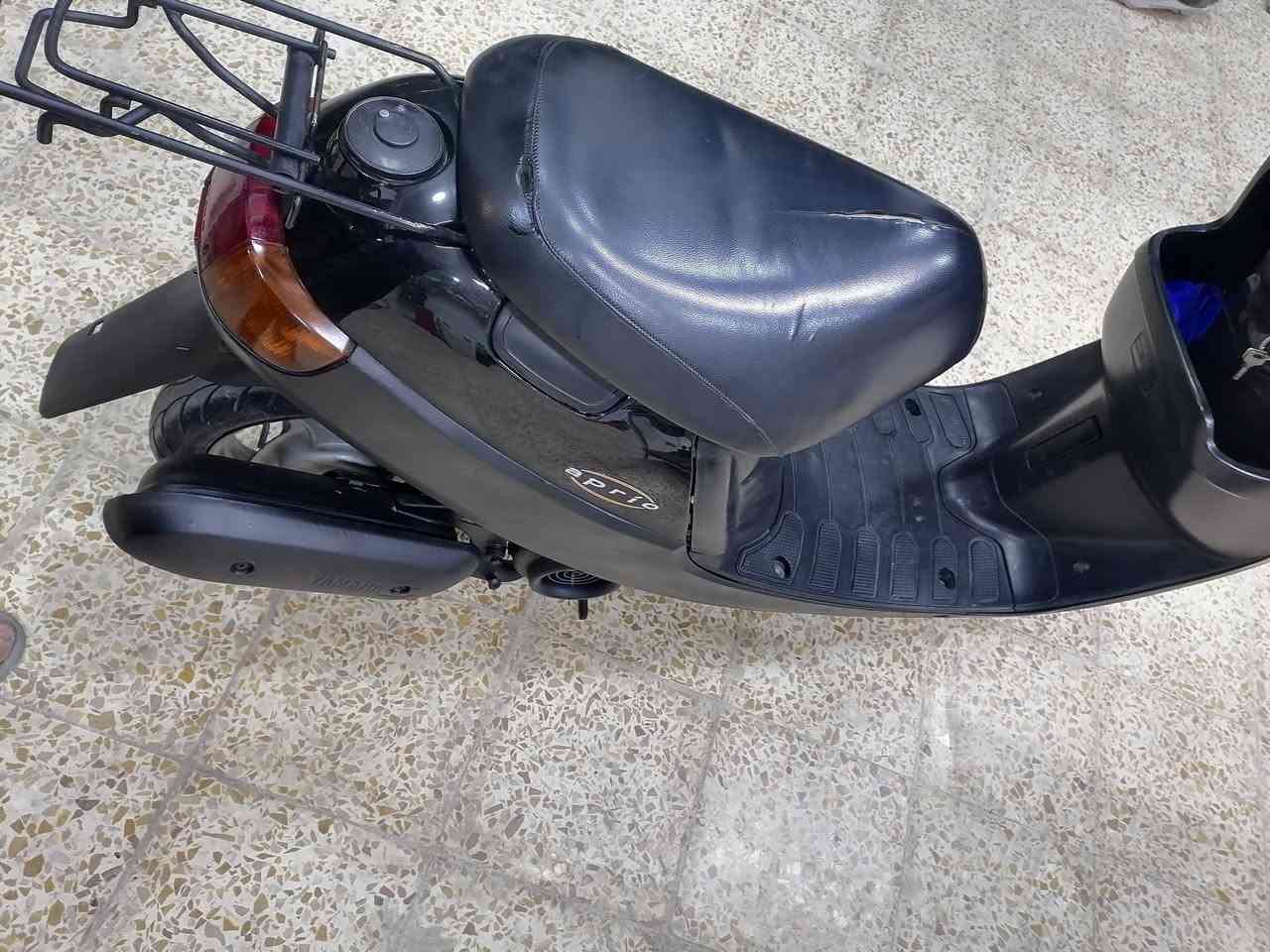 ماطور للبيع السعر  750 وبي مجال لاتصال على الرقم ***********
